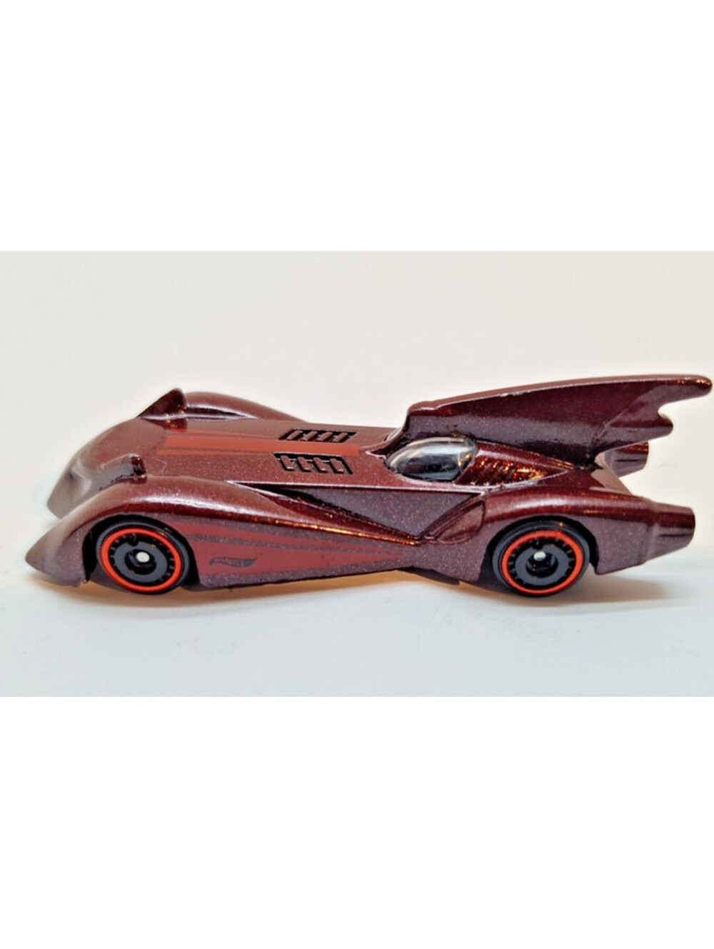 Hot Wheels HW Pursuit Batmobile 2014 Burgundy Metallic – 1:64 DC Comics – Loose